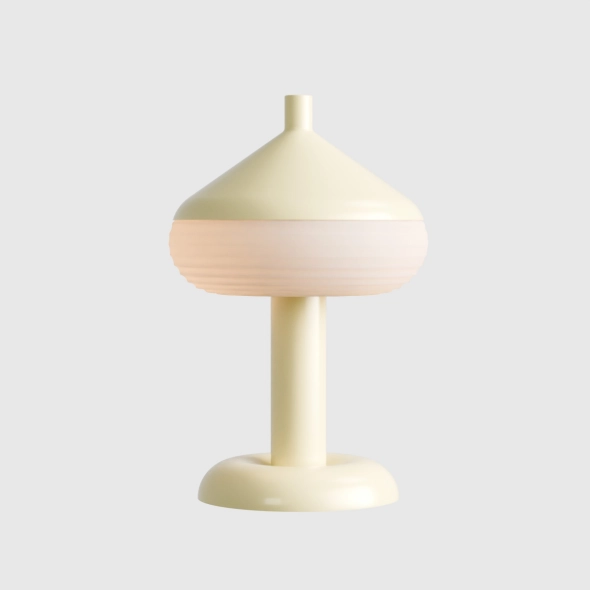 Lampada da tavolo TORO TABLE, giallo burro, design di Kabo&Pydo