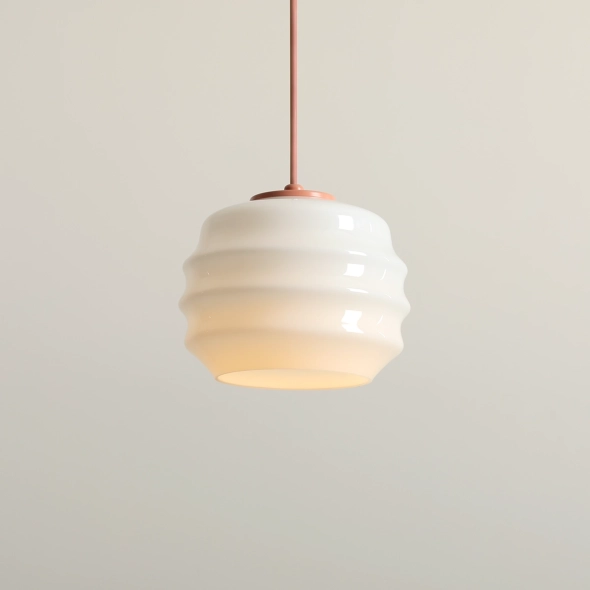 Pojedyncza lampa wisząca w koralowym kolorze ze szklanym kloszem PUFF CORAL