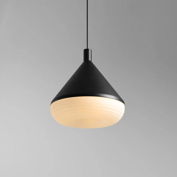 Große Hängeleuchte TORO Tiefschwarz, Design: Kabo&Pydo (ø 28)
