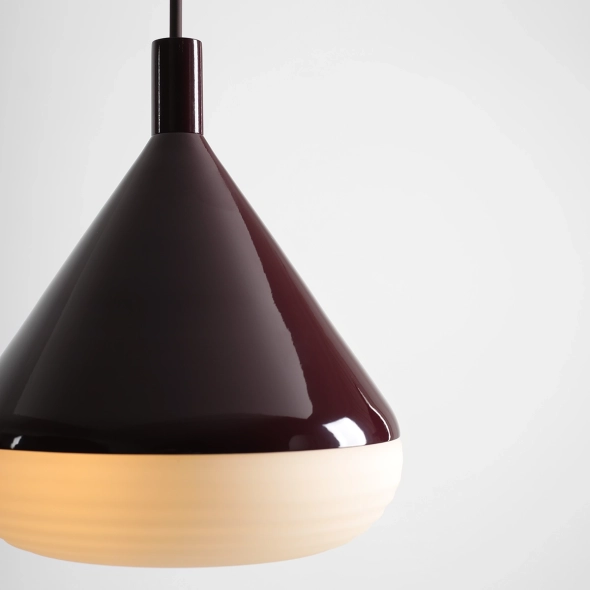 Średnia lampa wisząca TORO M FIG PURPLE proj. Kabo&Pydo (ø18)