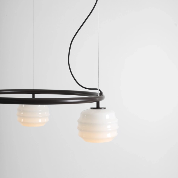 Okrągła lampa wisząca 3-płomienna w kolorze mokka ze szklanymi kloszami PUFF 3 RING MOKKA