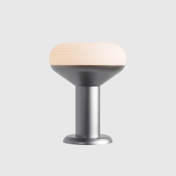Lampada da comodino TORO TABLE 2 in acciaio grezzo – design di Kabo&Pydo