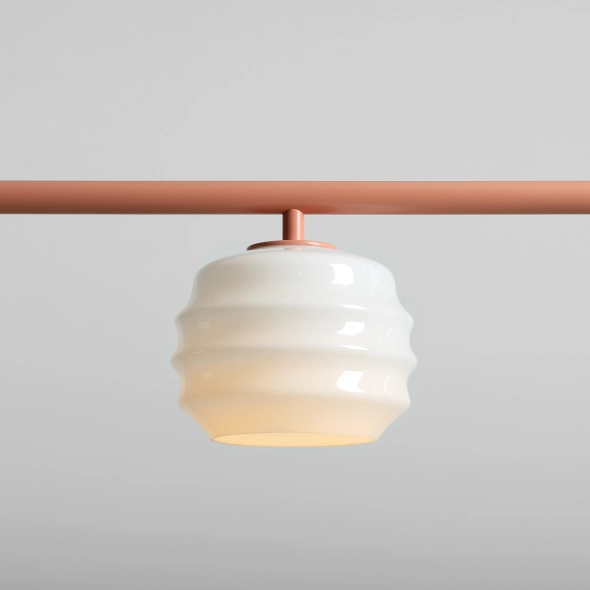 Trzypłomienna lampa wisząca w koralowym kolorze ze szklanymi kloszami PUFF 3 CORAL