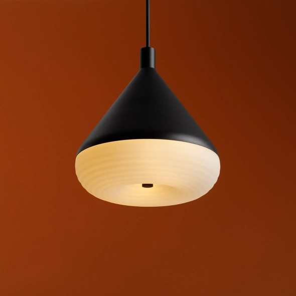 Mała lampa wisząca średnia TORO GŁĘBOKA CZERŃ proj. Kabo&Pydo (ø18)