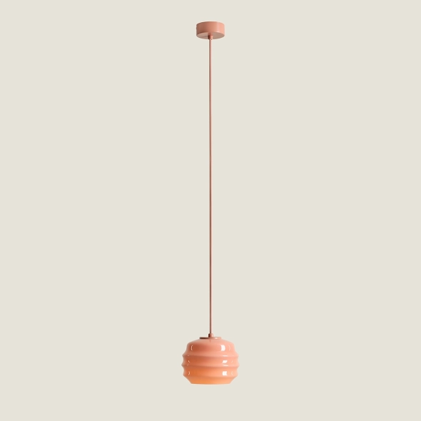 Pojedyncza lampa wisząca w koralowym kolorze ze szklanym kloszem PUFF CORAL