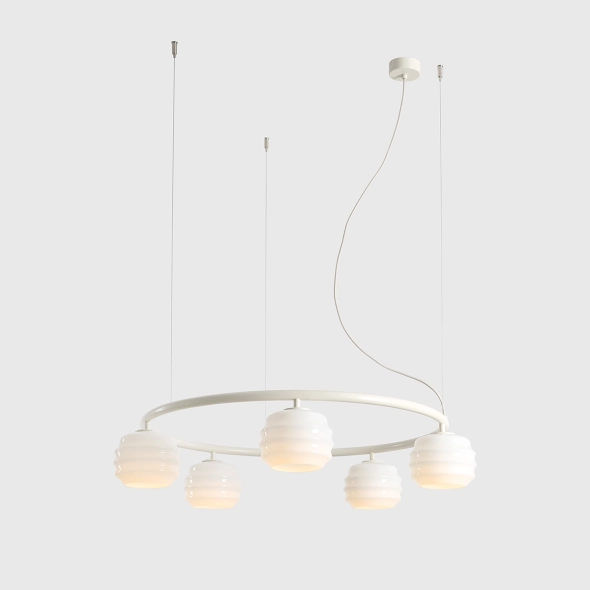 Okrągła lampa wisząca 5-płomienna w kremowym kolorze ze szklanymi kloszami PUFF 5 RING COTTON