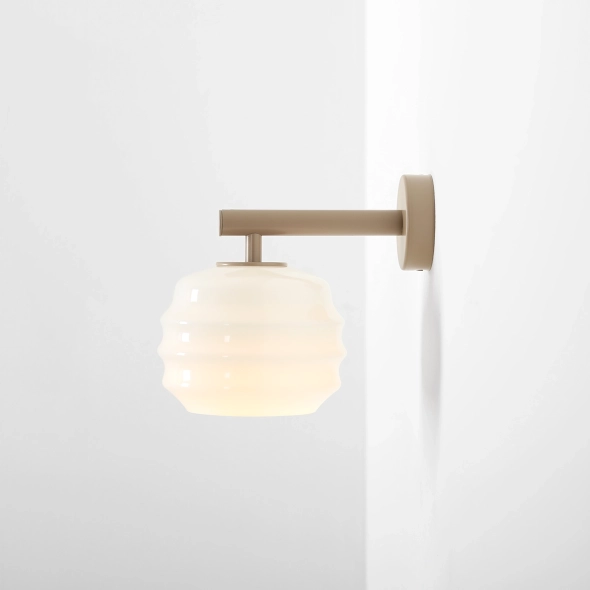 Nowoczesny kinkiet w beżowym kolorze ze szklanym kloszem PUFF WALL BEIGE