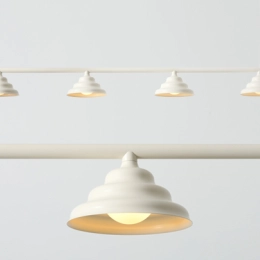 Sehr breite, eindrucksvolle Pendelleuchte aus der FALA 4 Kollektion, Design Nikodem Szpunar